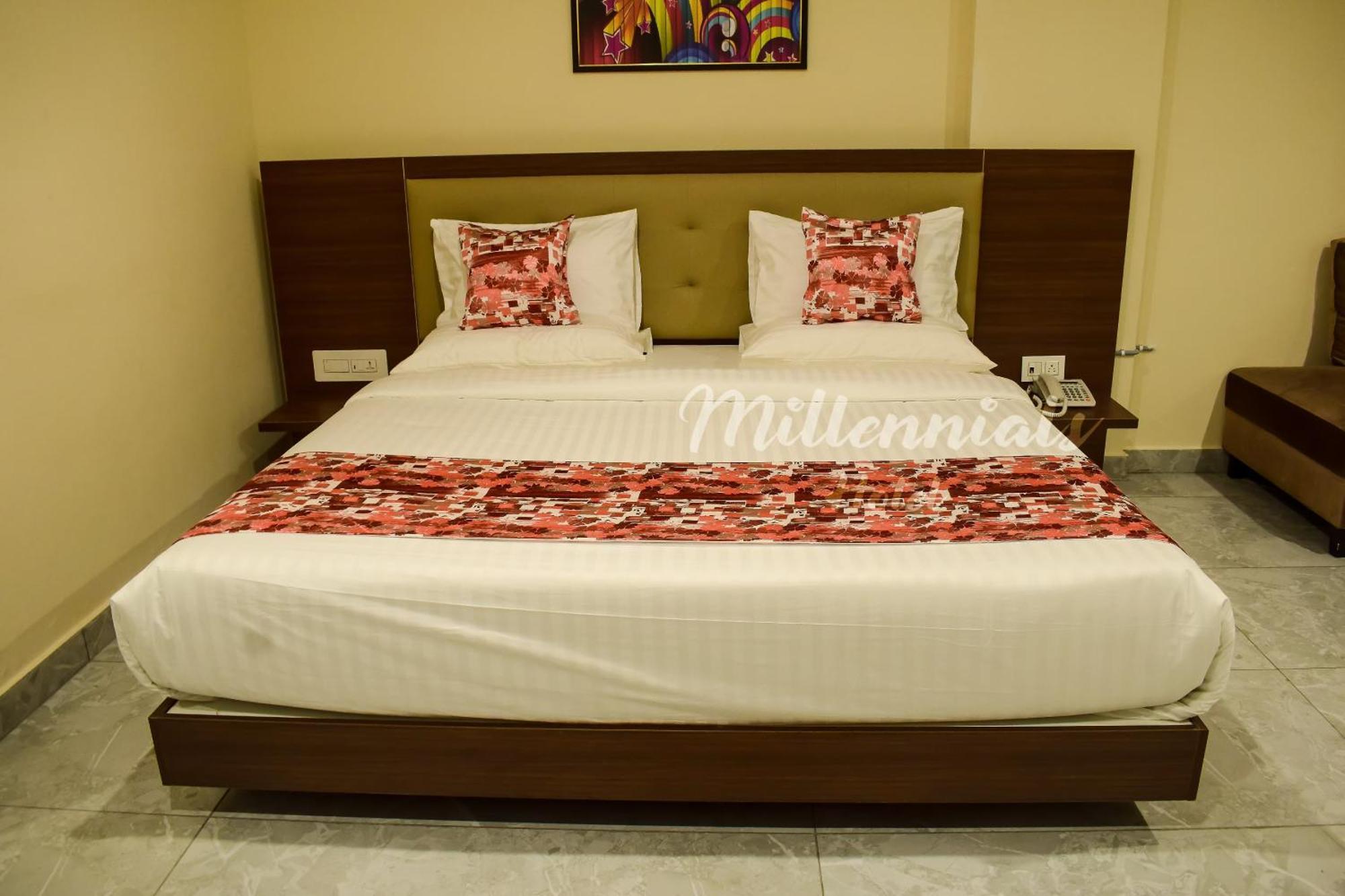 Hotel S R Plaza At Delhi Airport Nueva Delhi Exterior foto