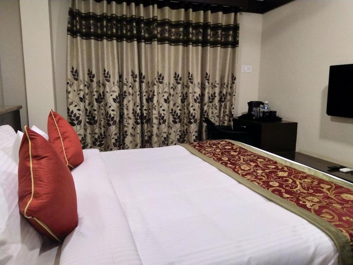 Hotel S R Plaza At Delhi Airport Nueva Delhi Exterior foto