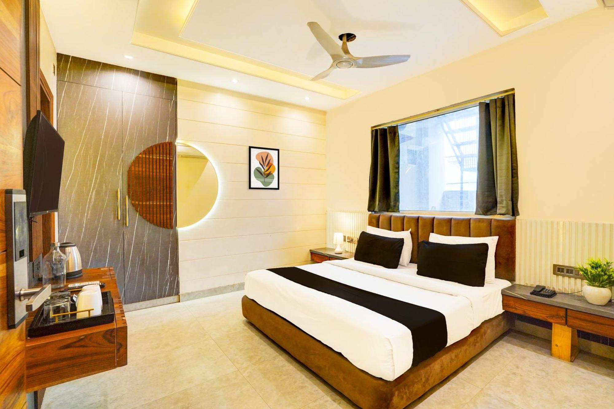 Hotel S R Plaza At Delhi Airport Nueva Delhi Exterior foto
